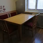 Doppelhaushaelfte Mit Garten