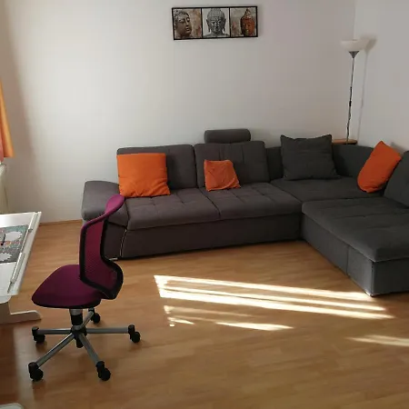 Doppelhaushaelfte Mit Garten Apartament Linz
