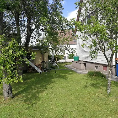 Doppelhaushaelfte Mit Garten Apartament Linz