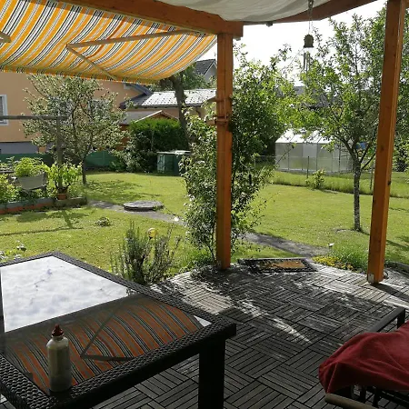 公寓 Doppelhaushaelfte Mit Garten 林茨