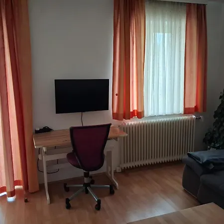 Apartament Doppelhaushaelfte Mit Garten Linz