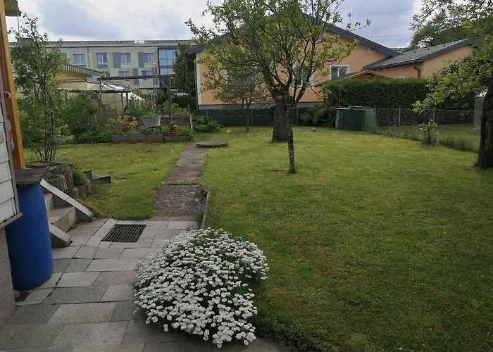 Lägenhet Doppelhaushaelfte Mit Garten