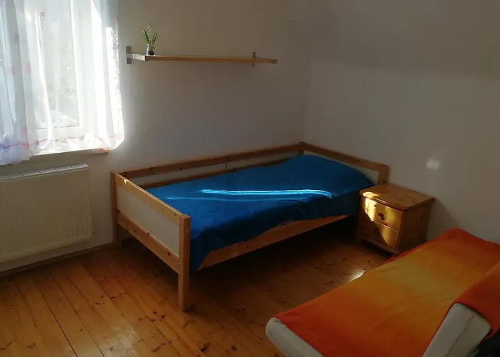 Apartment Doppelhaushälfte Mit Garten *
